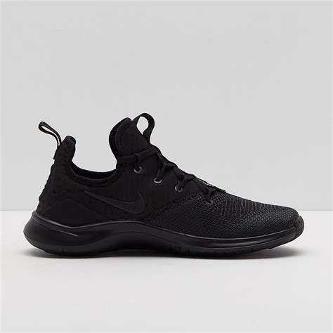 women's black nike sneakers sale.